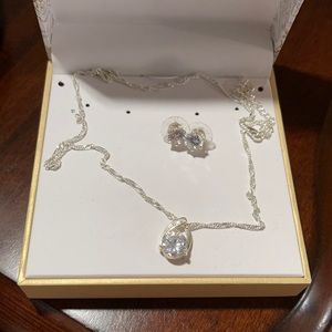 Earrings & necklace set.